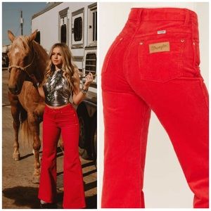 Wrangler Red Corduroy Modern Wanderer 622 High Rise Flare Leg Jeans 27 / 32